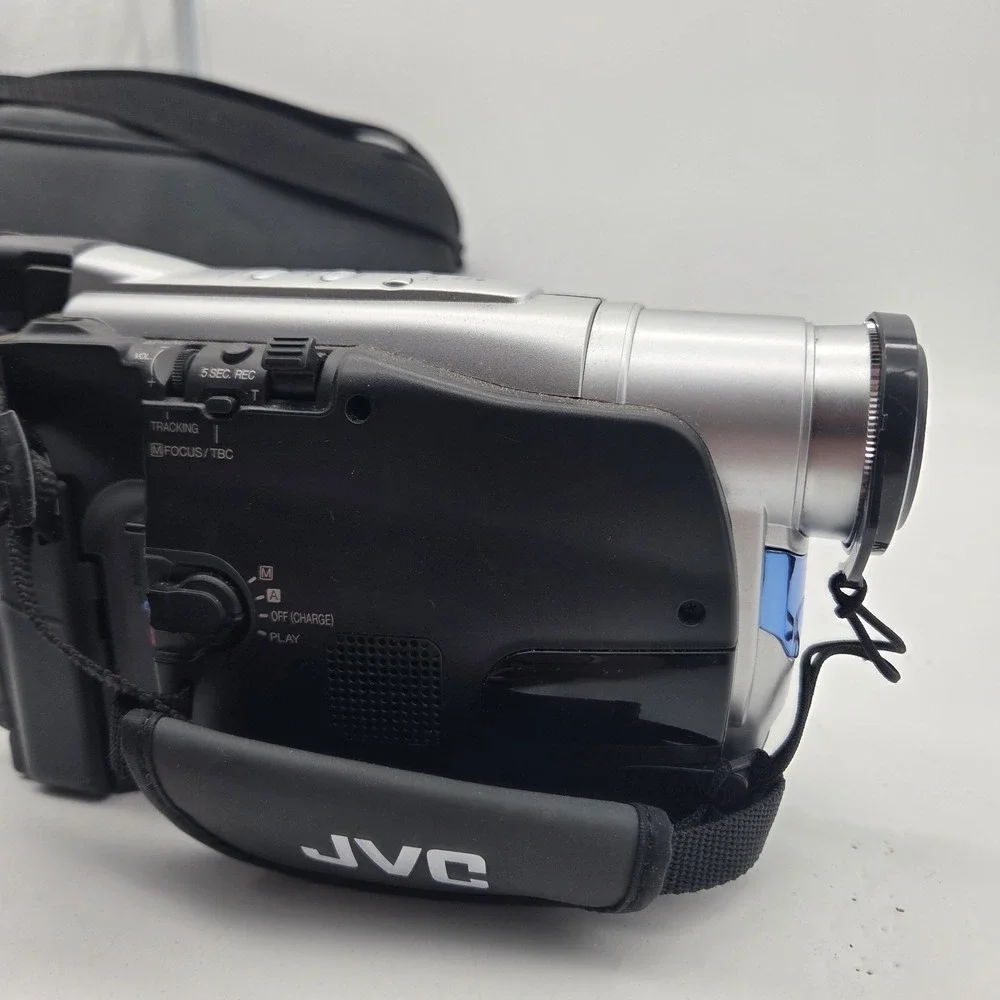 UNTESTED JVC GR-AXM18U Camcorder 2.5
